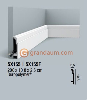 Напольный плинтус с гладким профилем Orac Decor SX155