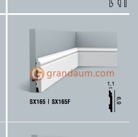 Напольный плинтус с гладким профилем Orac Decor SX165