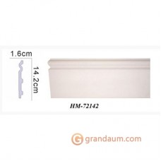 Напольный плинтус с гладким профилем Classic home HM-72142
