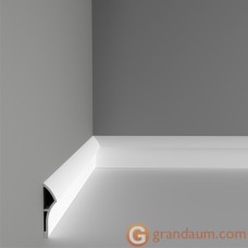 Напольный плинтус с гладким профилем Orac Decor SX167