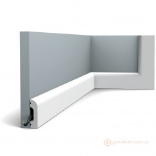 Напольный плинтус с гладким профилем Orac decor SX182